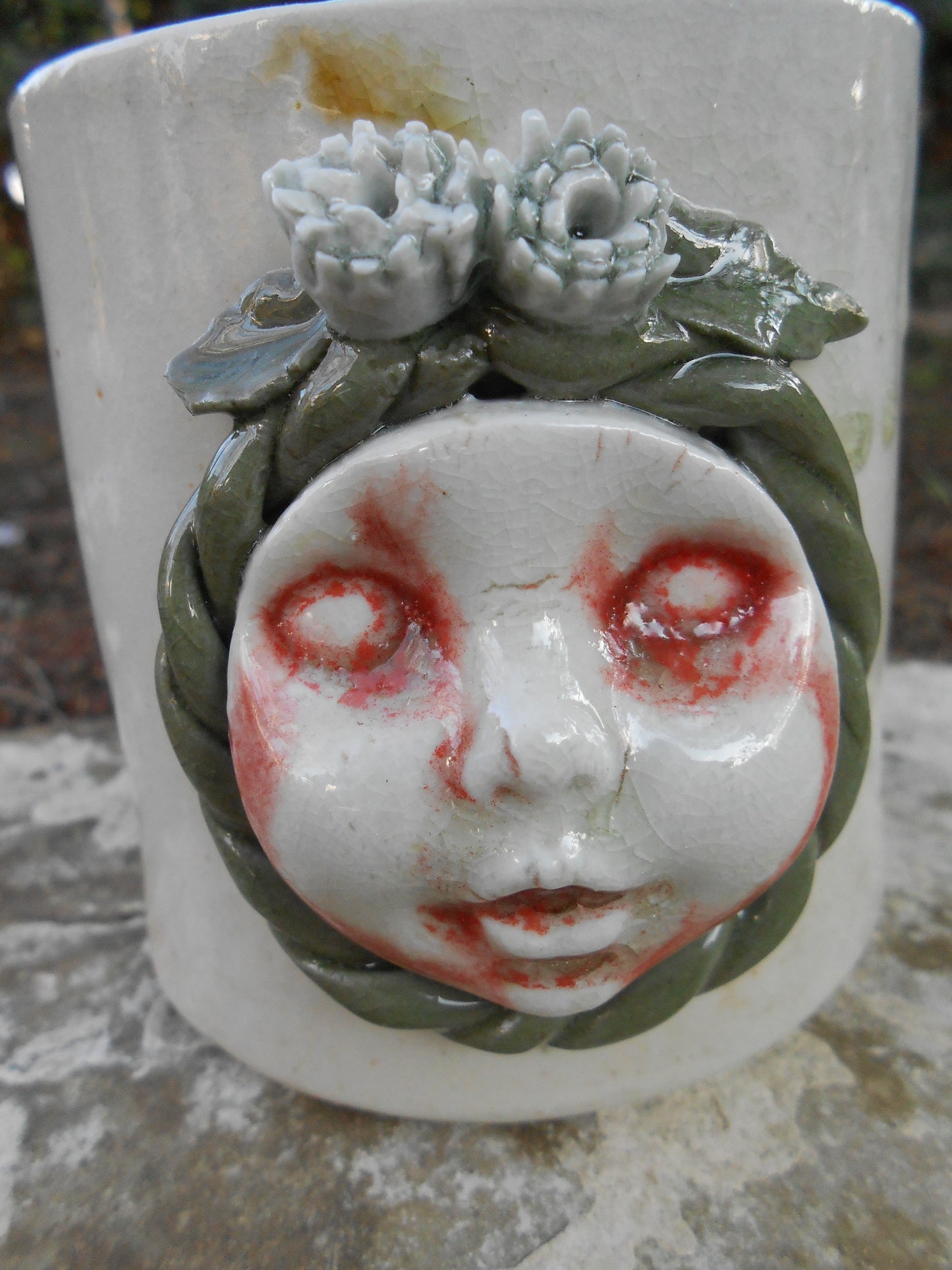 White Flowered Crown Beeb Face Mug